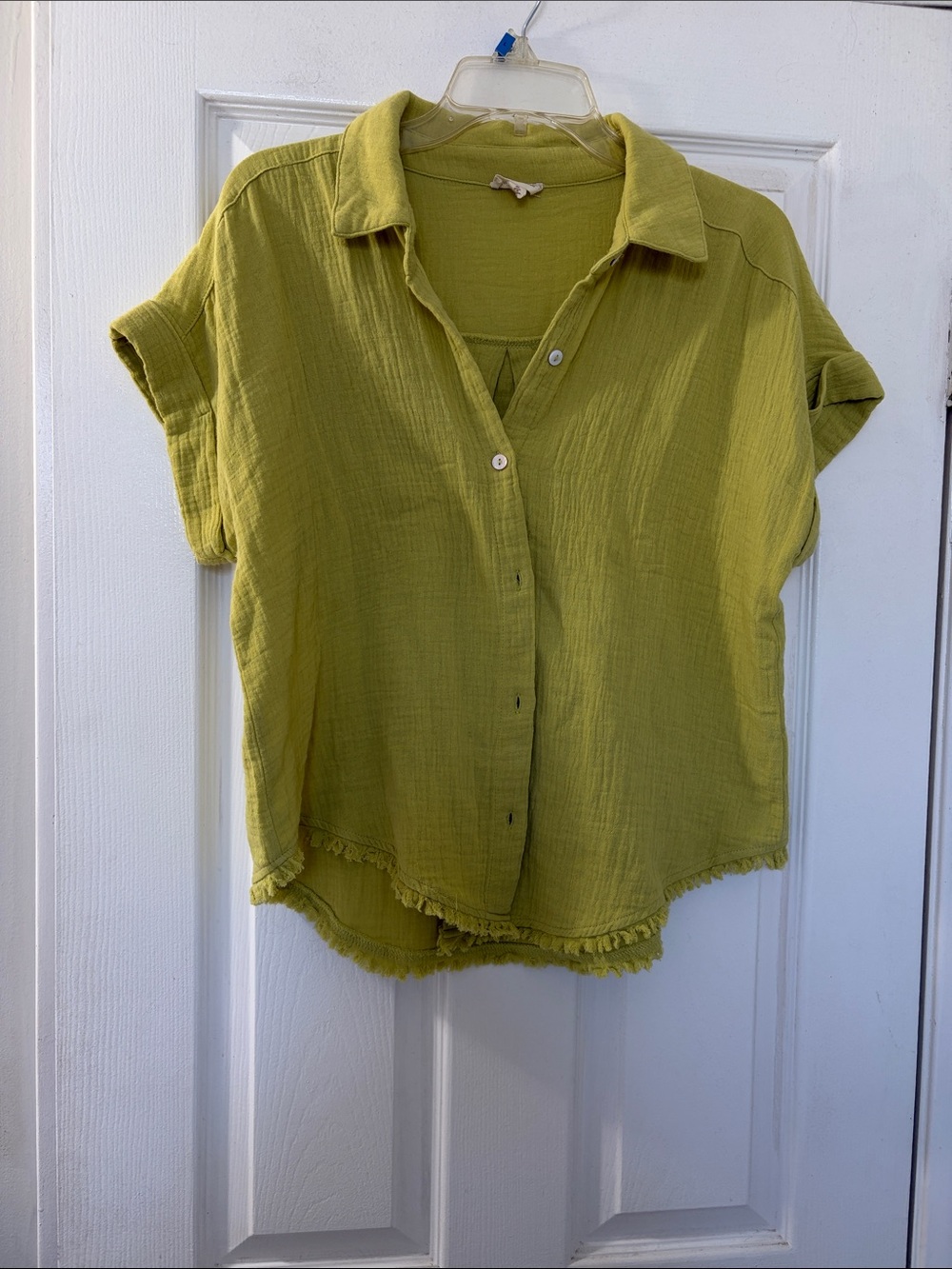 Hem & Thread Lime Green Short-Sleeve Button-Front Top